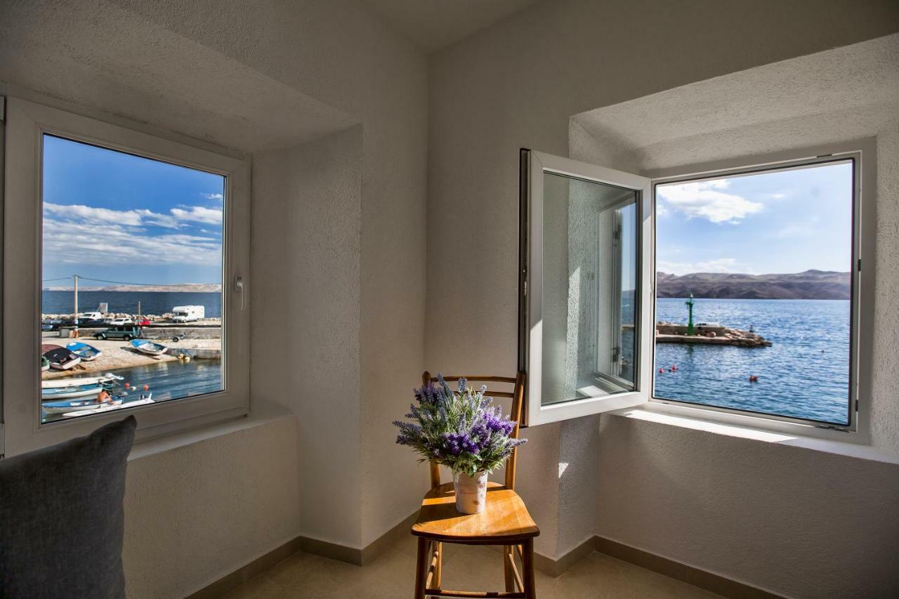 Apartmani Cindric Karlobag Exterior photo