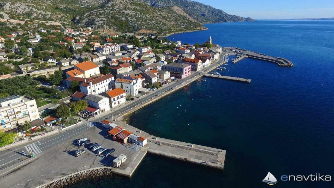 Apartmani Cindric Karlobag Exterior photo